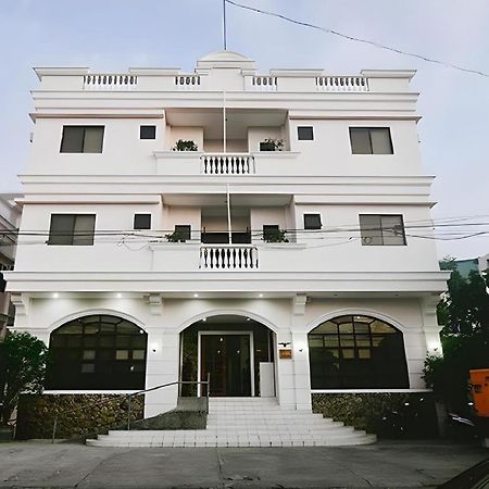 El Haciendero Private Hotel Iloilo Esterno foto