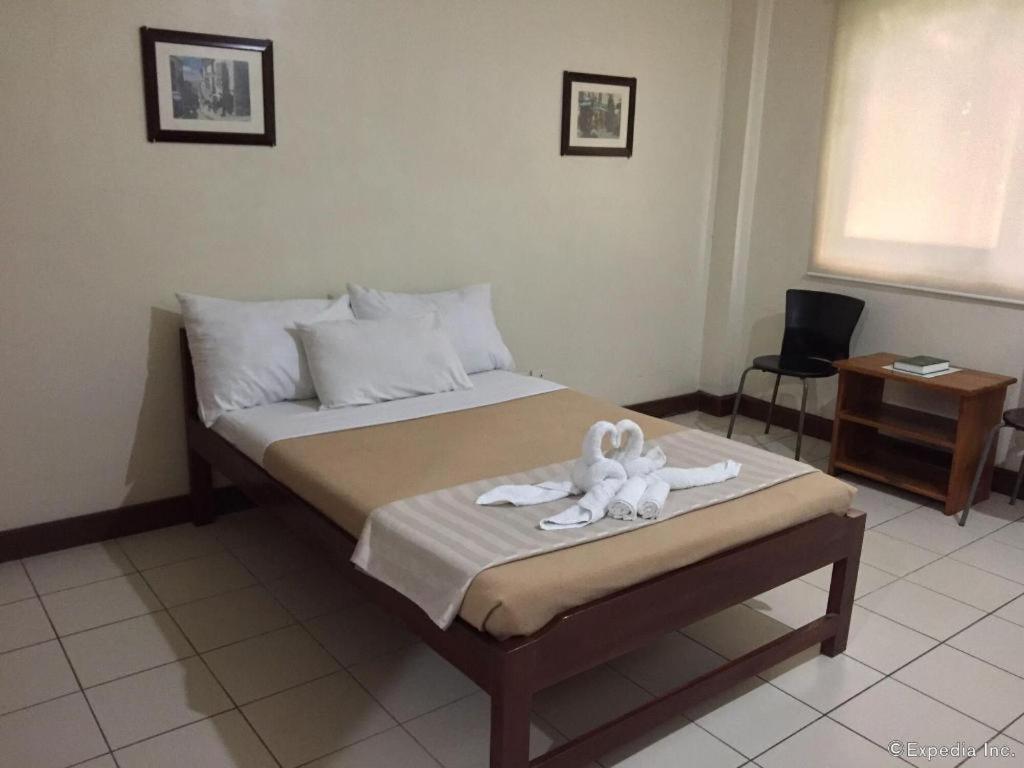 El Haciendero Private Hotel Iloilo Esterno foto