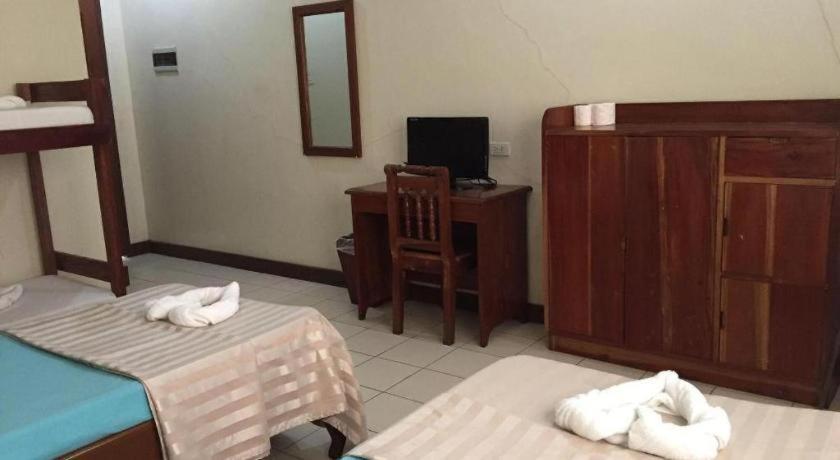 El Haciendero Private Hotel Iloilo Esterno foto