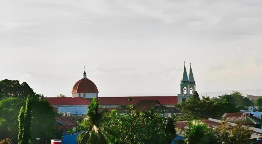 El Haciendero Private Hotel Iloilo Esterno foto
